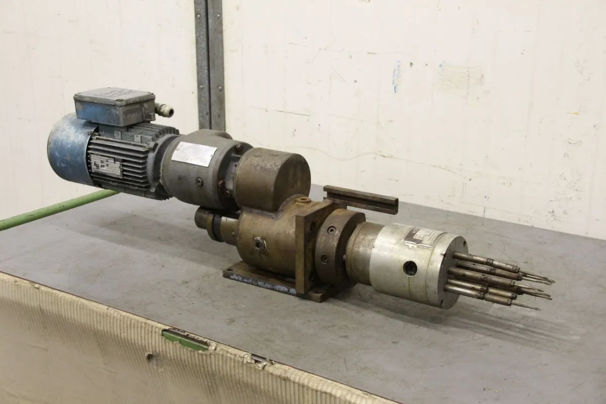 Romai KMSK 8/6 ST Multi-spindle drill head with drive