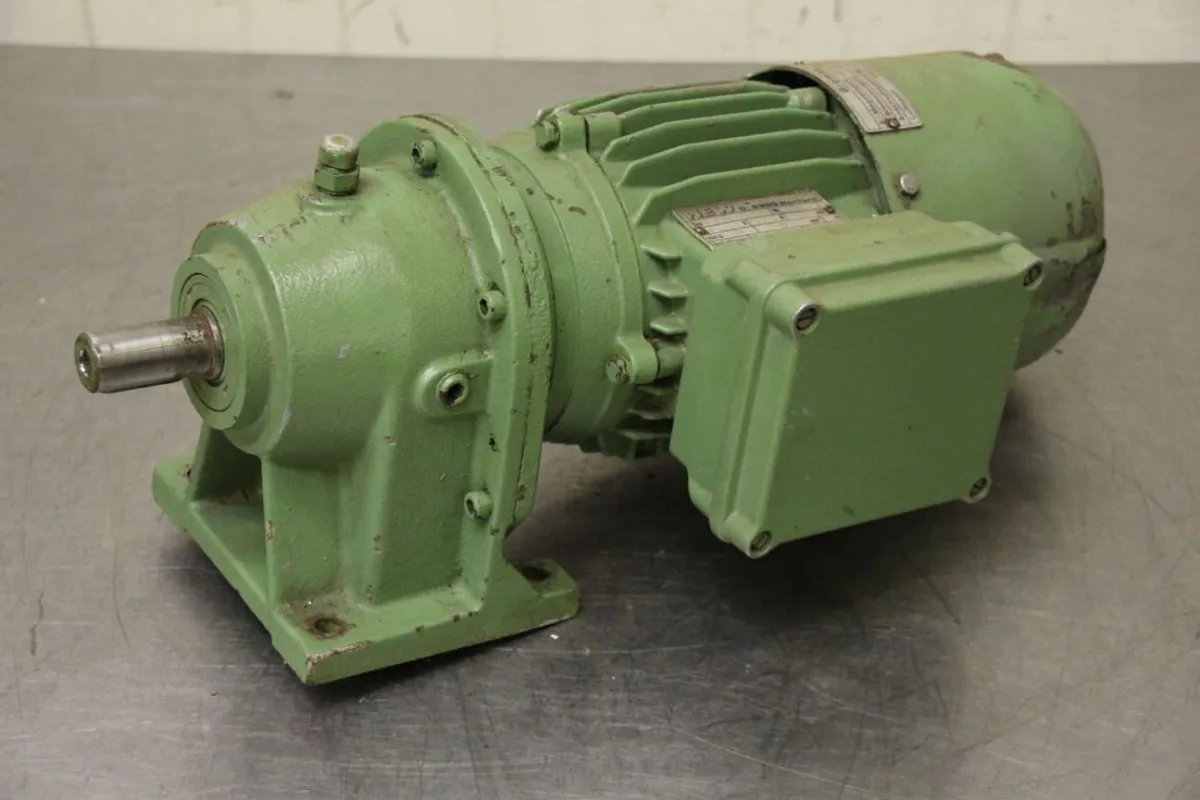 HEW GF0-71K/4-B0,4 Getriebemotor 0,25 kW 30,5 U/min