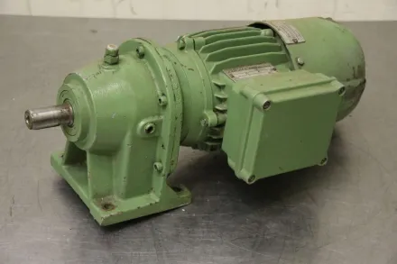 Hew GF0-71K/4-B0,4 Getriebemotor 0,25 kW 30,5 U/min – RESALE