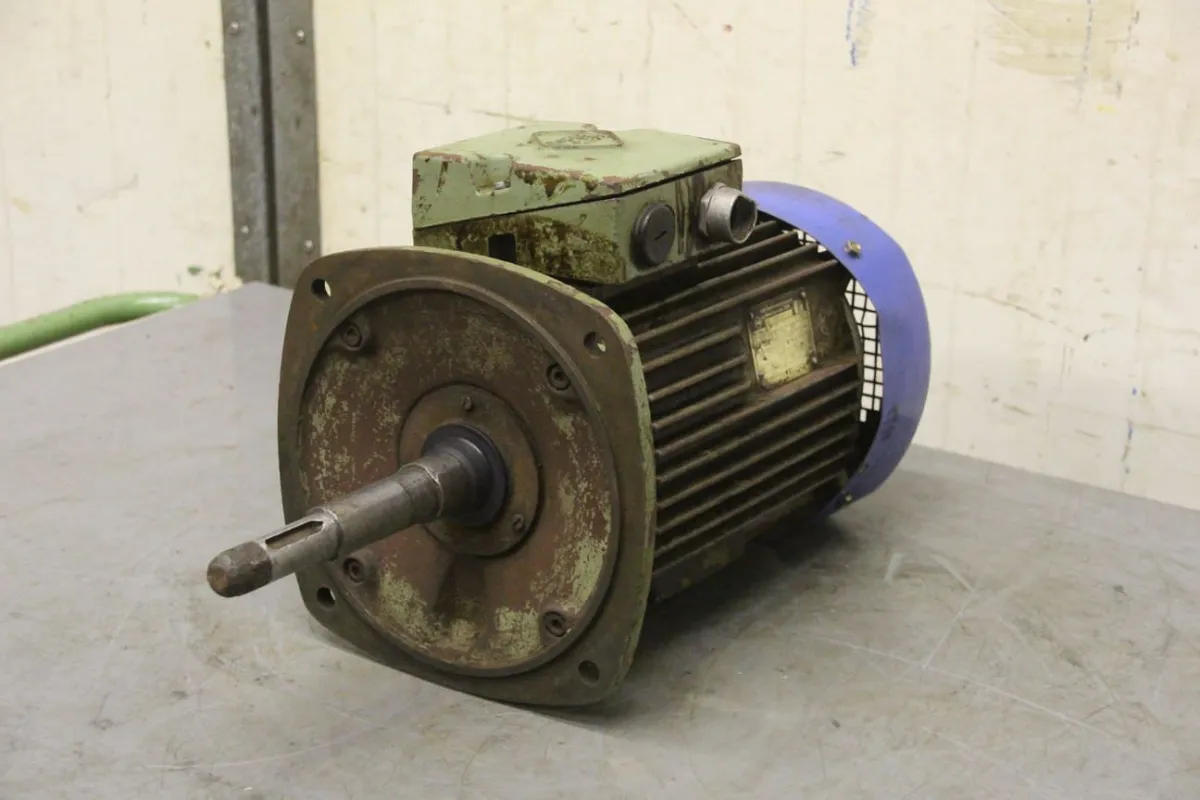 VEM KMR112.M2 Elektromotor 7,5 kW 2860 U/min