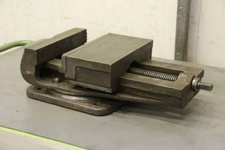 Stahl Spannweite 270 mm Maschinenschraubstock – RESALE