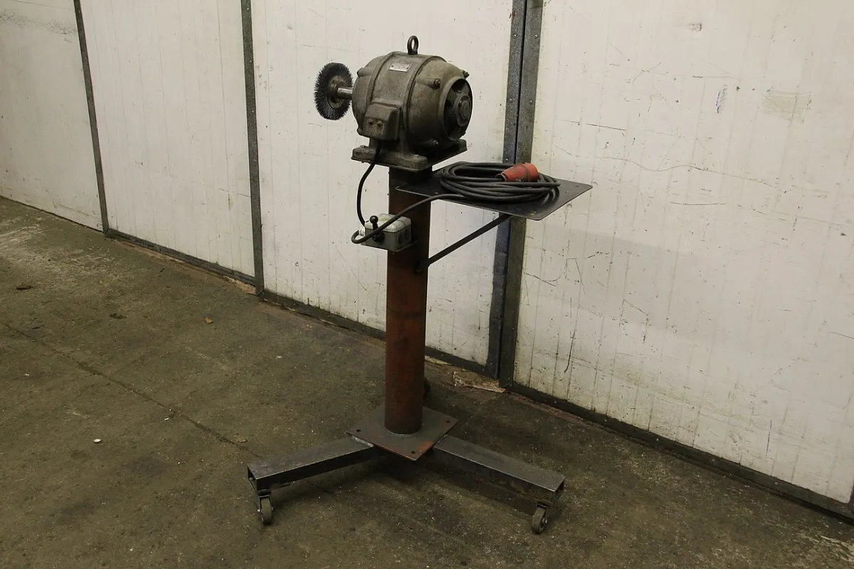 Eigenbau 2,2 kW 1420 U/min Polier-Schleifbock