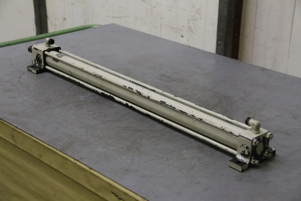 Taiyo Hub 700 mm Hydraulikzylinder
