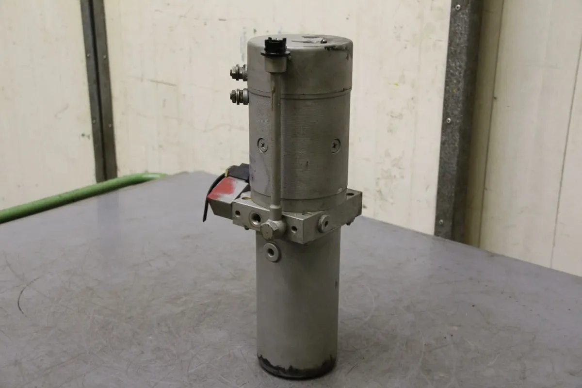OMG Kostov 214EA Hydraulikpumpe für Elektrostapler 24 V 2 kW