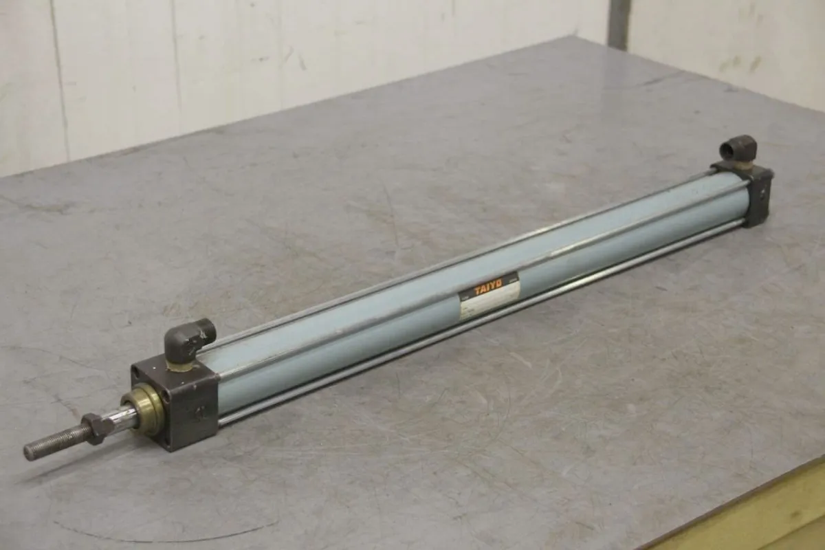 Taiyo Hub 530 mm 8F040S35B540-DC Hydraulikzylinder