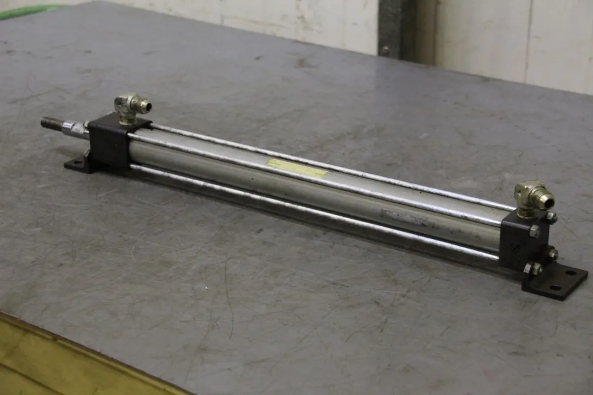 Taiyo 1LB32S35B375-AD Hydraulikzylinder Hub 370 mm