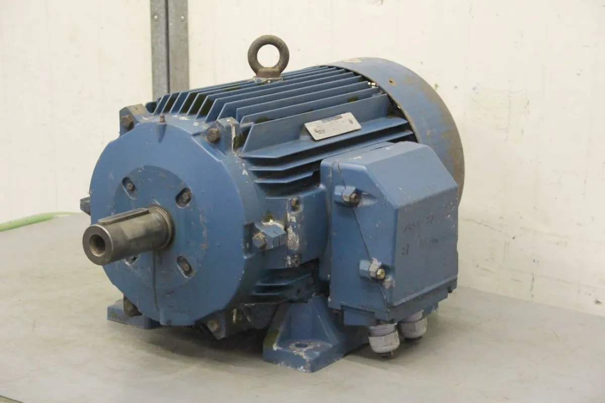 GEC D200L Elektromotor 28/6,5 kW 1470/735 U/min