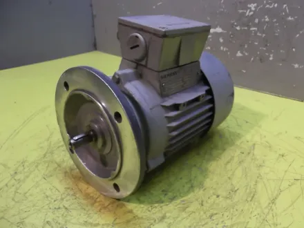Siemens 1LA3063-4AB21 Elektromotor 0,18 kW 1320 U/min – RESALE