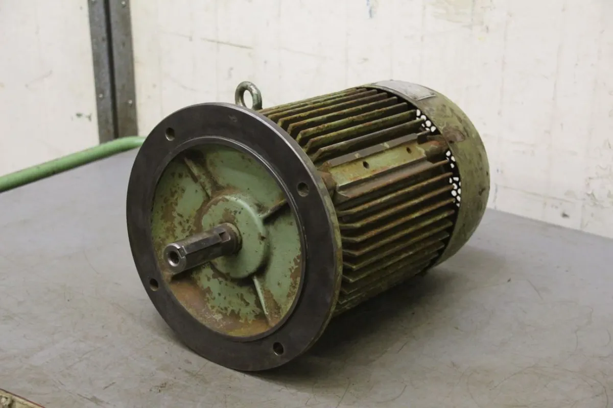 VEM KR 132. 2/4 Elektromotor 7,5 kW 1440 U/min