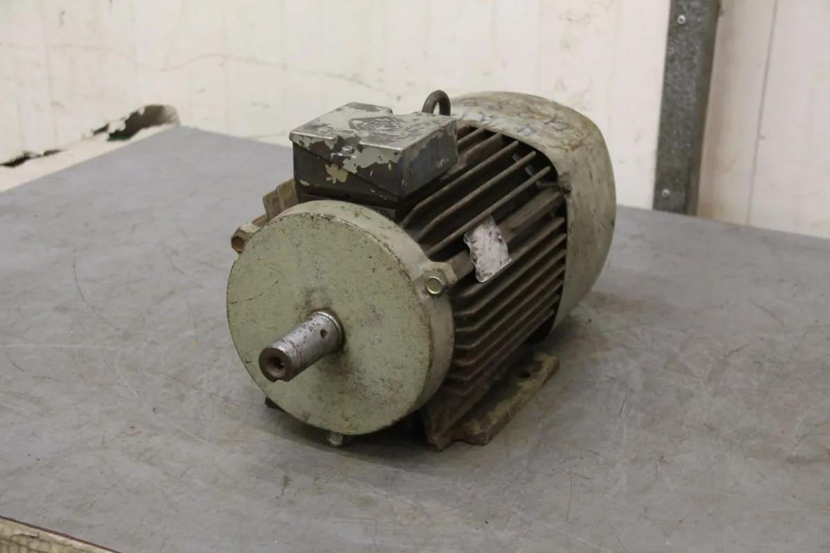 VEM BMRE100S2 Elektromotor 4 kW 2880 U/min
