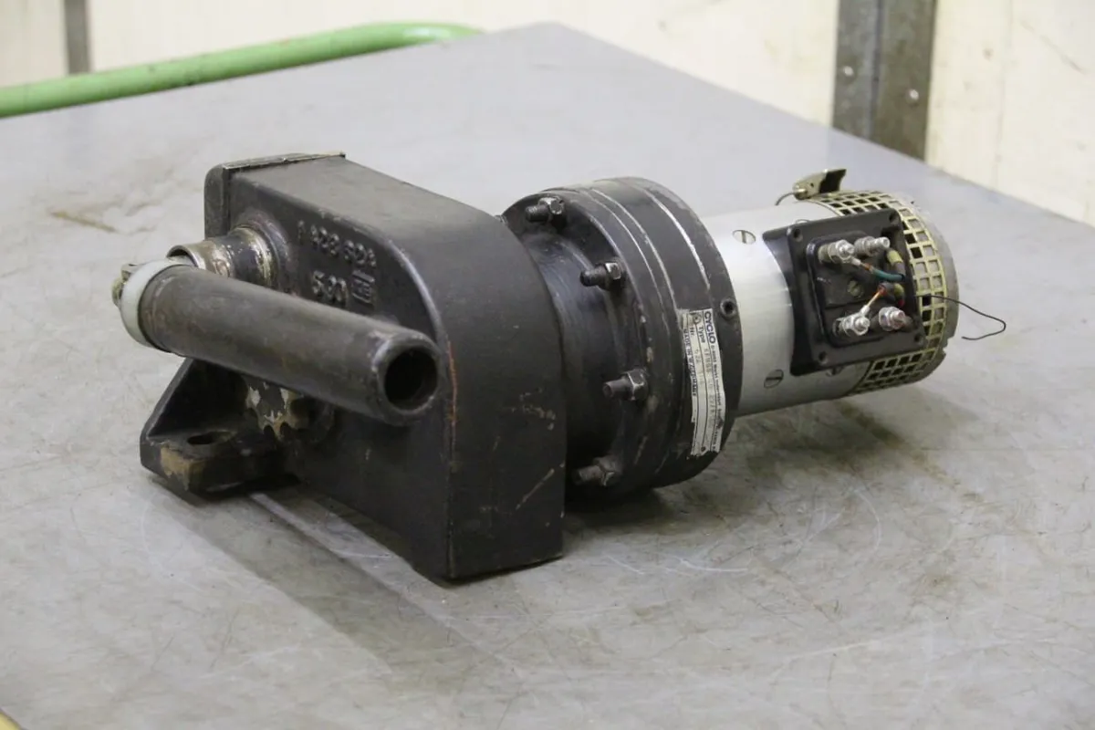 Cyclo XFMGS 80-29/R100 Getriebemotor 24 V für Elektrostapler