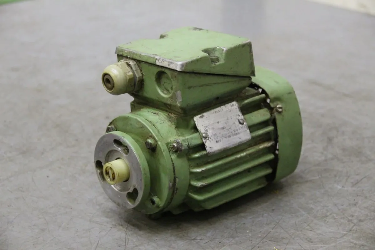 VEB KMER63K4 Electric motor 0.12 kW 1360 Rpm