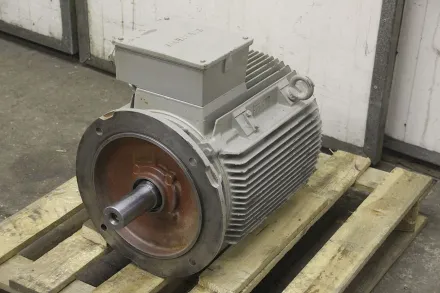 Siemens 1 LA6206-2AA61-Z 200L IM B5 Elektromotor 30 kW 2945 U/min – RESALE