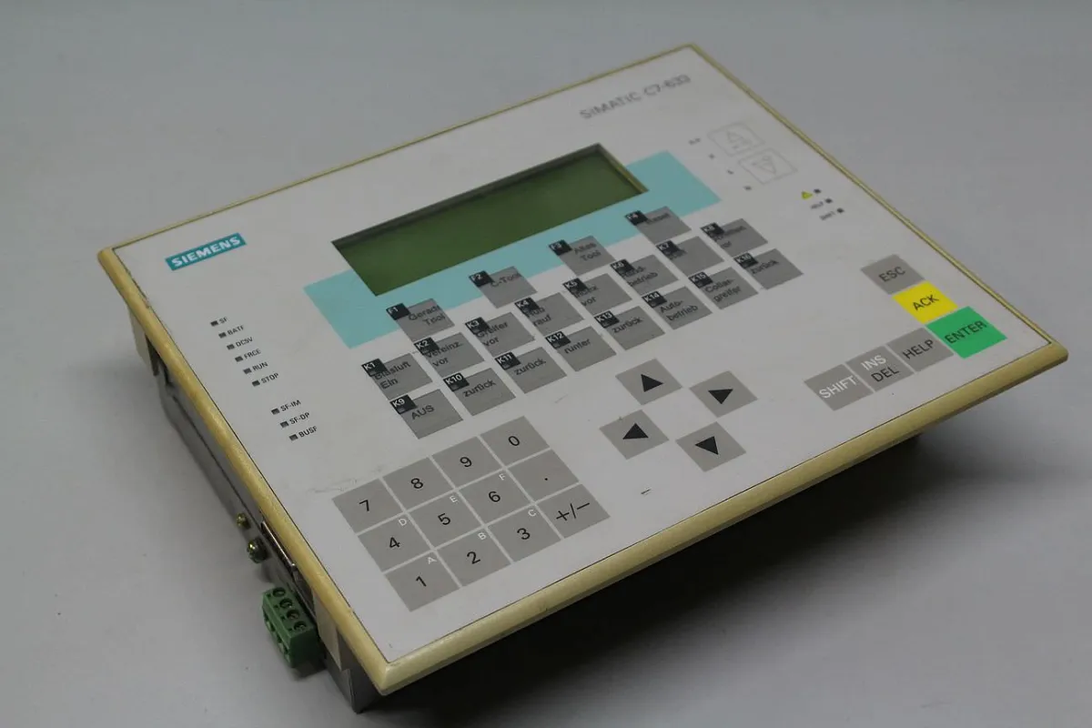 Siemens SIMATIC C7-633 DP Komplettgerät