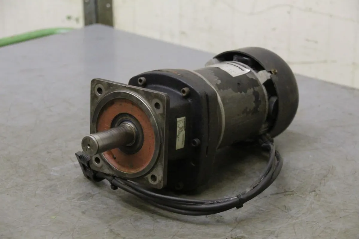 Gansow 11500 / ZF12 Getriebemotor 1 kW 160 U/min 24 Volt