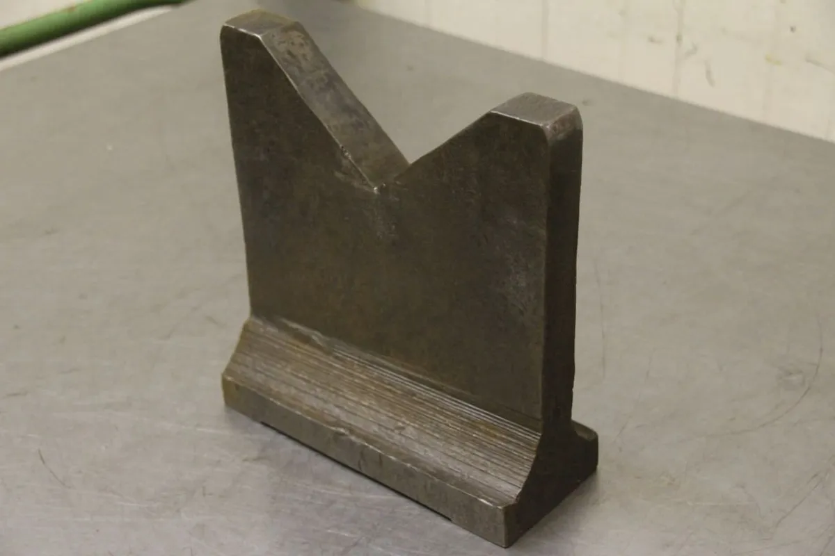 Stahl 210/85/H225 mm Anreissprisma 1 Stück
