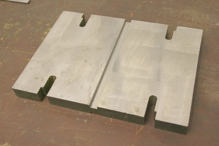 Stahl 400/300/H36 mm Aufspannplatte mit Nut