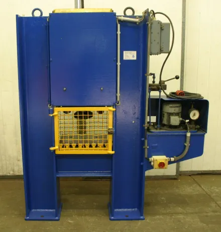 Wilsmann Versuchpresse Hydraulikpresse 65 to – RESALE