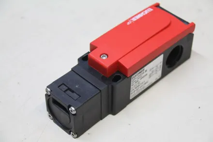 Euchner GP1-2131A-M Sicherheitsschalter – RESALE