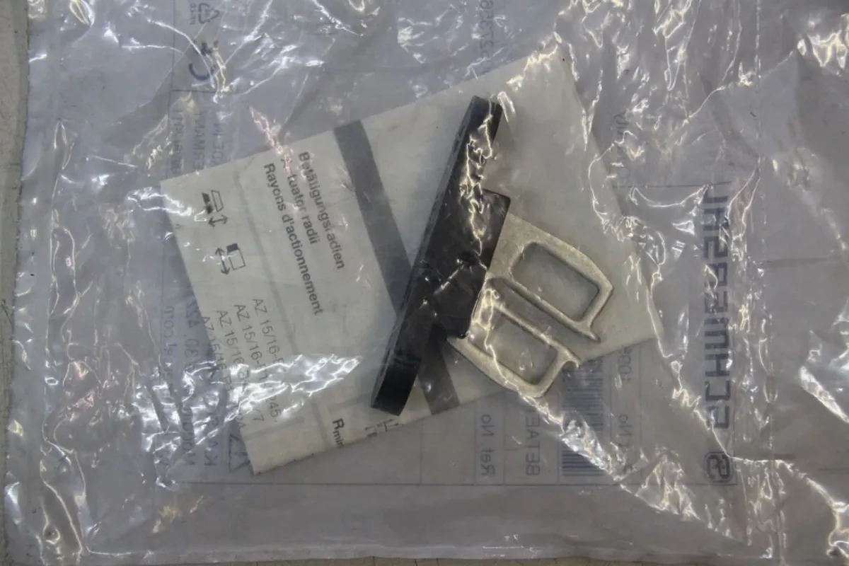 Schmersal AZ 15/16-B2 beweglicher Betätiger (30 Stück)