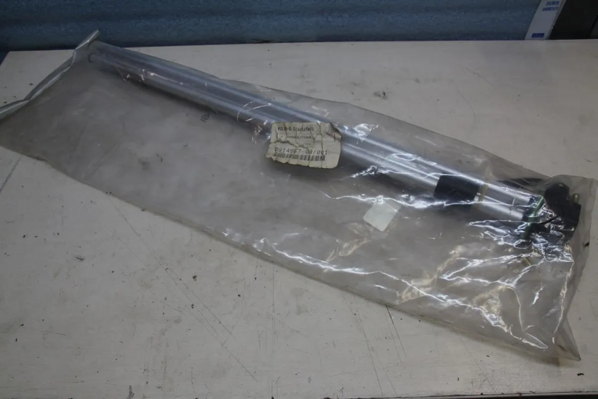 Volvo 000014373363 Kraftstoffgeber