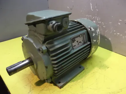 Vem KMR112M8A Elektromotor 2,2 kW 705 U/min – RESALE