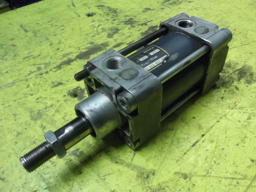 Bosch 0 822 023 001 Pneumatikzylinder