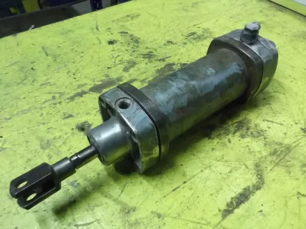 Festo DC-70-0135PPV Pneumatikzylinder – RESALE