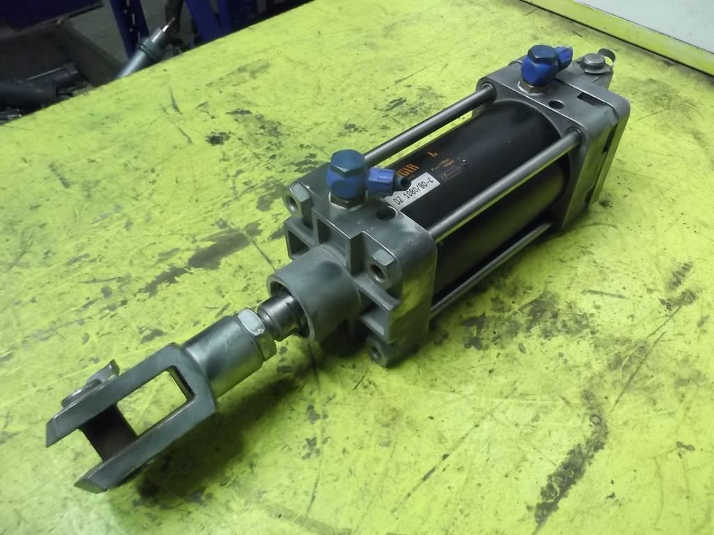 Hoerbiger DZ 1080/80-4 Pneumatikzylinder