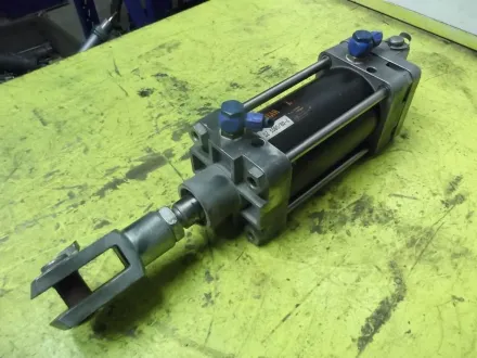 Hoerbiger DZ 1080/80-4 Pneumatikzylinder – RESALE