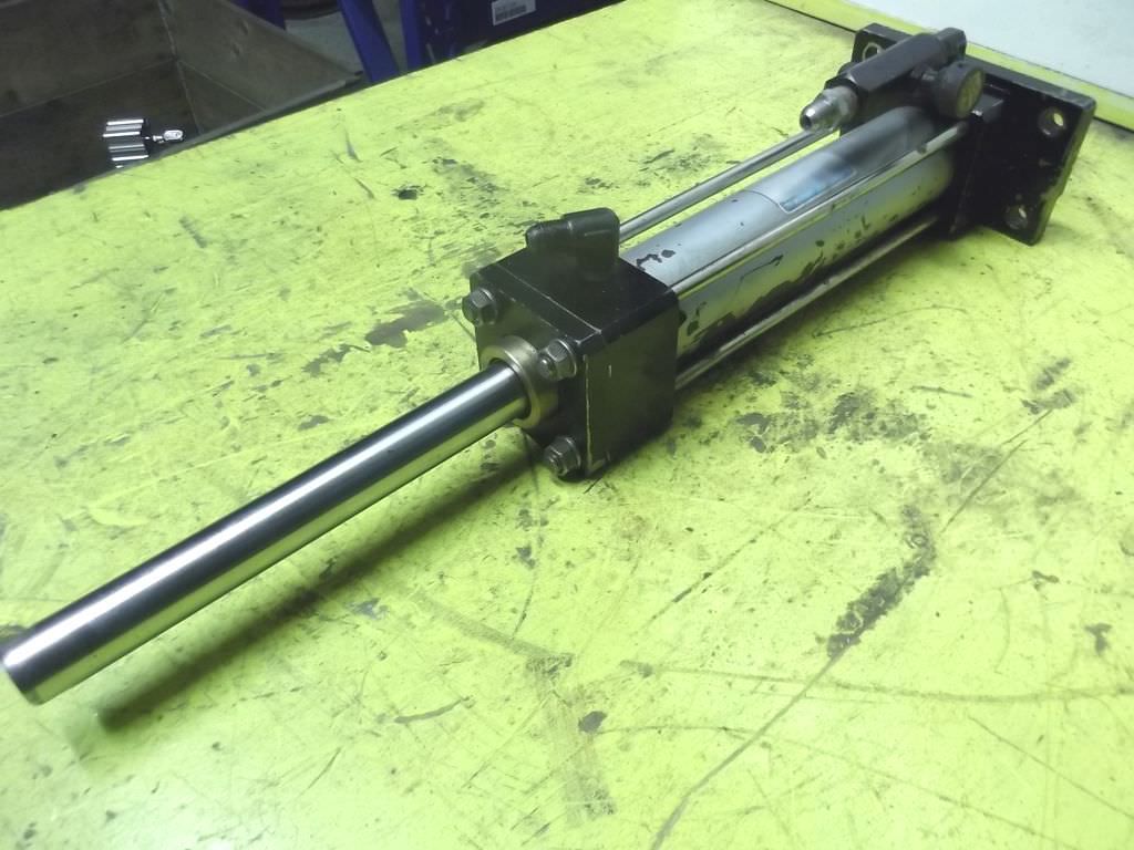 Zugstangenzylinder Hydraulikzylinder