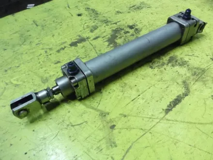 Festo DN-40-200-PPV Pneumatikzylinder – RESALE