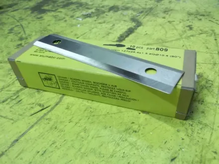 Stumabo 127x25,4x1,5 2GØ10,4 (90°) Ersatzmesser für Schneidemaschinen – RESALE
