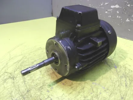Weg 0DG 532 17391 Elektromotor 0,12 kW 2750 U/min – RESALE