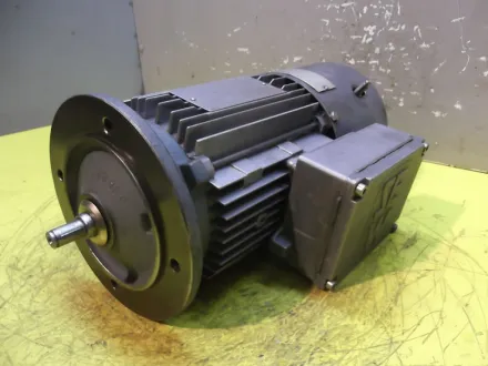Sew Eurodrive FA60MT80N80N1/HF Elektromotor 0,5 kW 750 U/min – RESALE