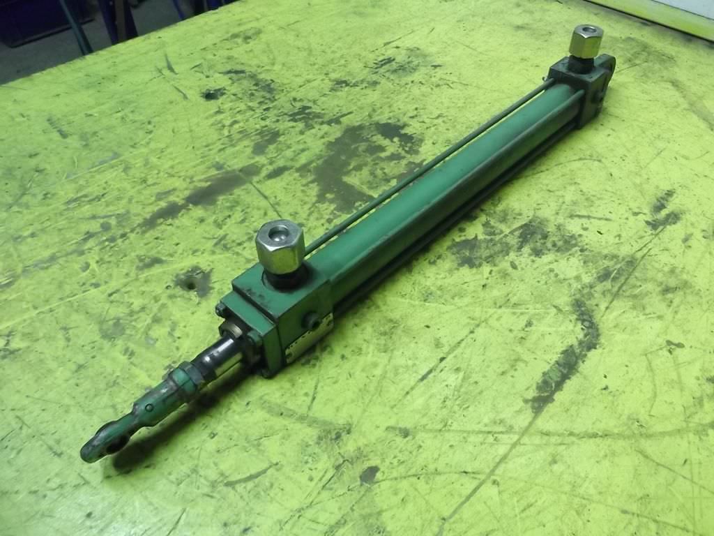 Rexroth CD70B25/16-260 Hydraulikzylinder