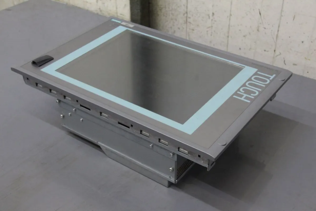 Siemens 6AV7872-0BD20-1AC0 Simatic Panel PC 677B