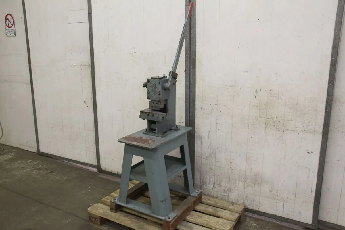 Edel 910E Ausklinkmaschine