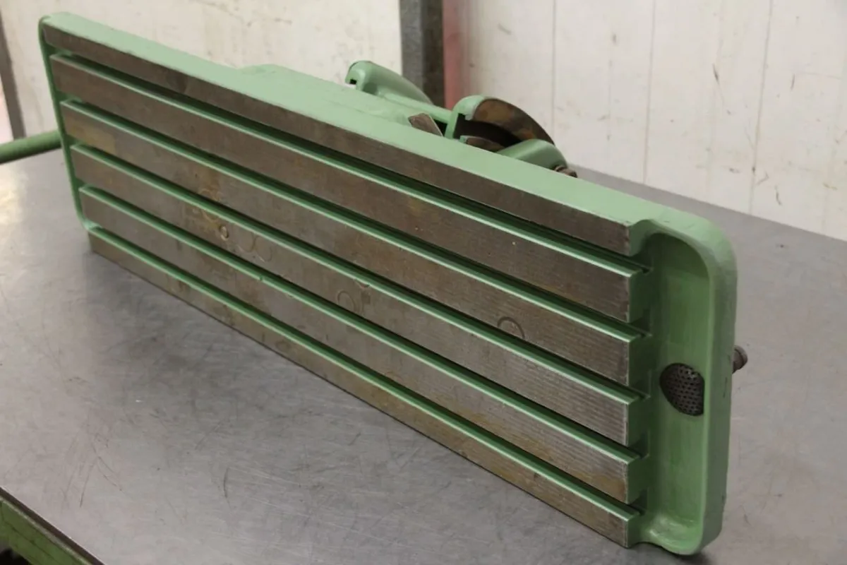 700 x 235 mm Aufspannwinkel drehbar, schwenkbar, neigbar