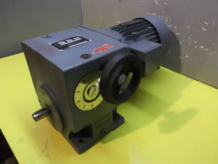 Siemens 1LA7083-4AA13-Z regelbarer Getriebemotor 0,75 kW 12,5-125 U/min – RESALE