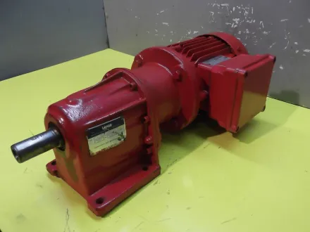 Lenze Hew EEXF80L/4 Getriebemotor 0,75 kW 24 U/min – RESALE