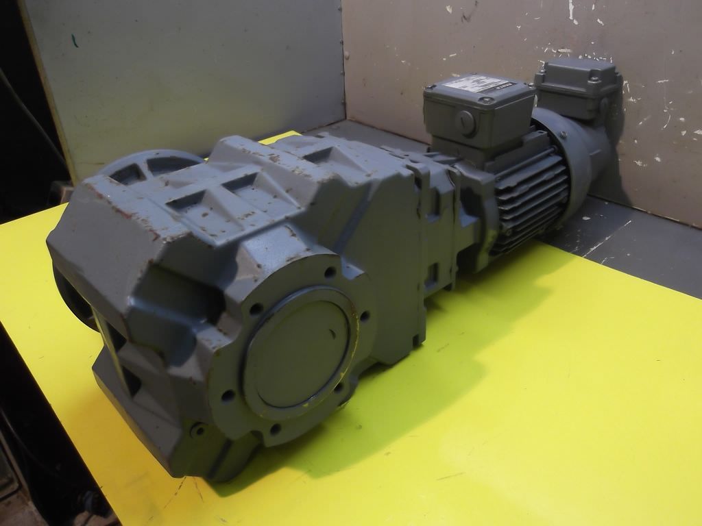BAUER BK30Z-21V/DV08MA4 Getriebemotor 0,37 kW 9,7 U/min