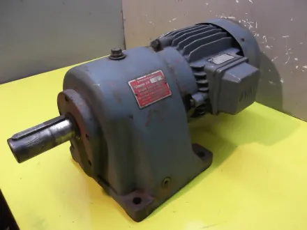 Abm IIb/D15/8 Getriebemotor 0,37 kW 17 U/min – RESALE