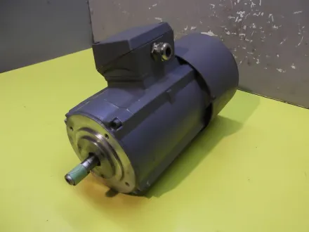 Zürrer TFVB9 95/4-8 Elektromotor 0,48/0,3 kW 700/1400 U/min – RESALE