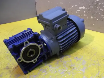 Lafert LM56/4 Getriebemotor 0,06 kW 138 U/min – RESALE