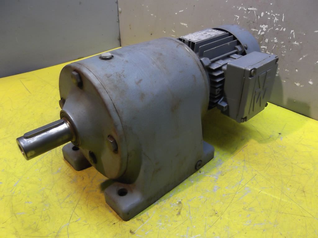 SEW Eurodrive R60DT71D4 Getriebemotor 0,37 kW 106 U/min