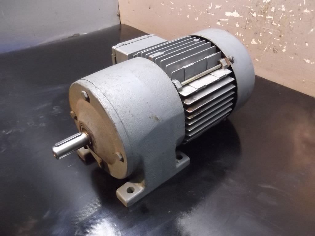 SEW Eurodrive R30DT71C4 Getriebemotor 0,25 kW 90 U/min