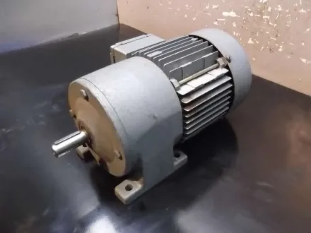 Sew Eurodrive R30DT71C4 Getriebemotor 0,25 kW 90 U/min – RESALE