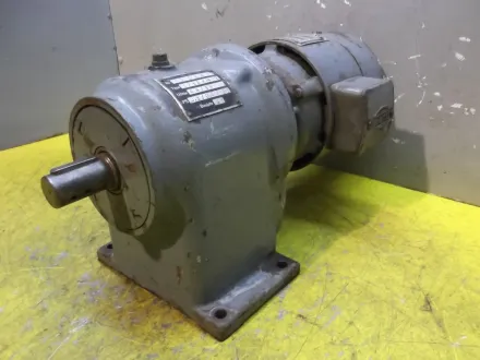 Dietz GDP123K Getriebemotor 0,22/0,3 kW 44/88 U/min – RESALE