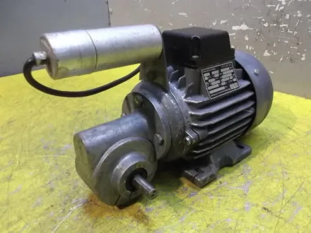 Weg OCG632 Getriebemotor 0,18 kW 153 U/min 220V – RESALE
